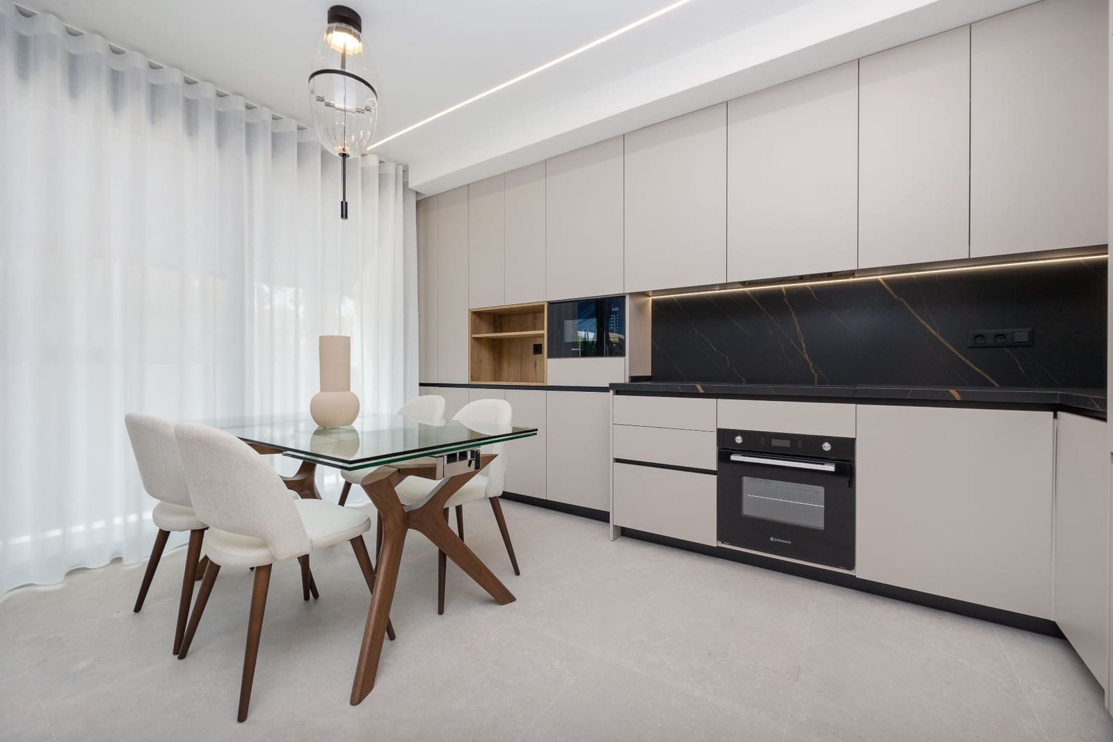 2 bedroom Apartment for sale in Guardamar del Segura with pool garage - € 245,000 (Ref: 9576237)