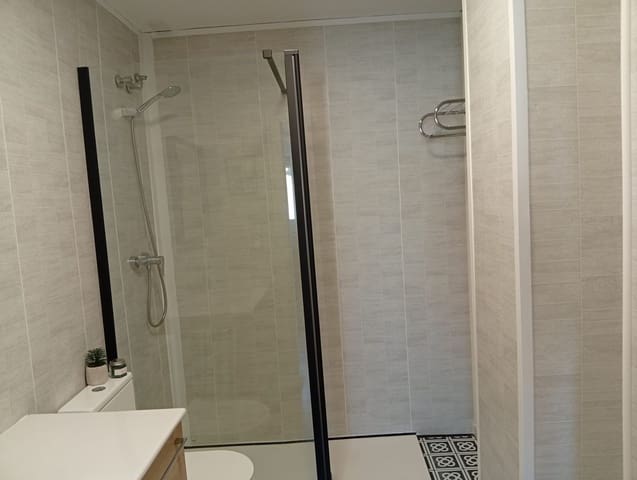 1 soveværelse Lejlighed til leje i La Marina, Elche / Elx - € 690 (Ref: 9763519)