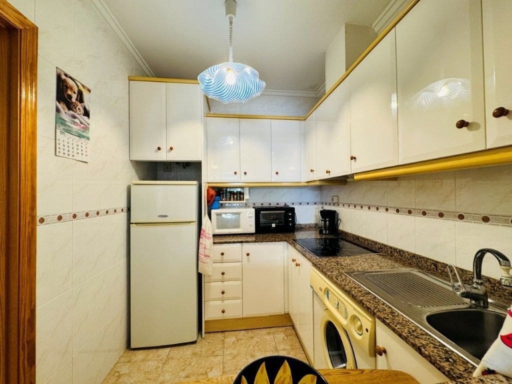 2 Zimmer Apartment zu verkaufen in Guardamar del Segura mit Pool - 165.000 € (Ref: 9833335)