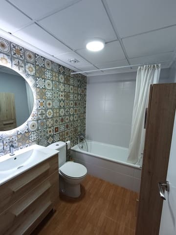 2 makuuhuone Huoneisto vuokrattavana paikassa La Marina, Elche / Elx - 750 € (Ref: 9851637)