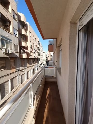 2 soveværelse Lejlighed til leje i La Marina, Elche / Elx - € 750 (Ref: 9851637)