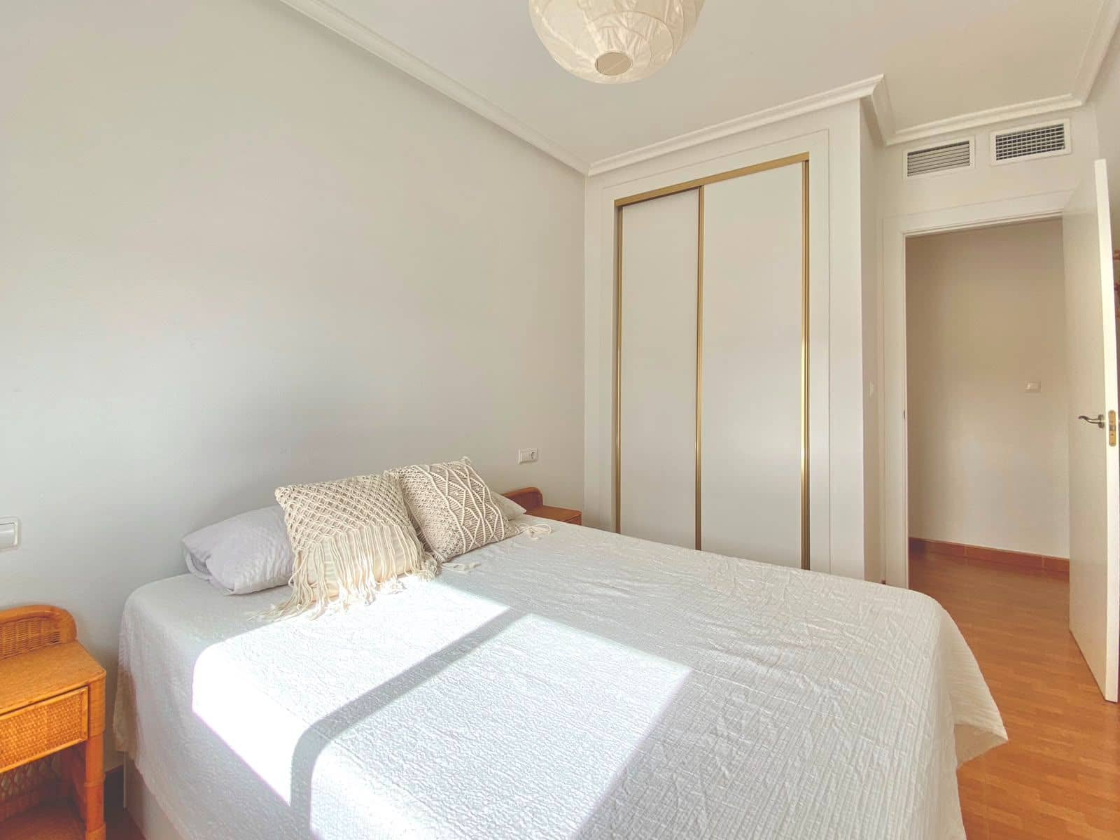 2 slaapkamer Appartement te huur in La Marina - € 750 (Ref: 9851637)