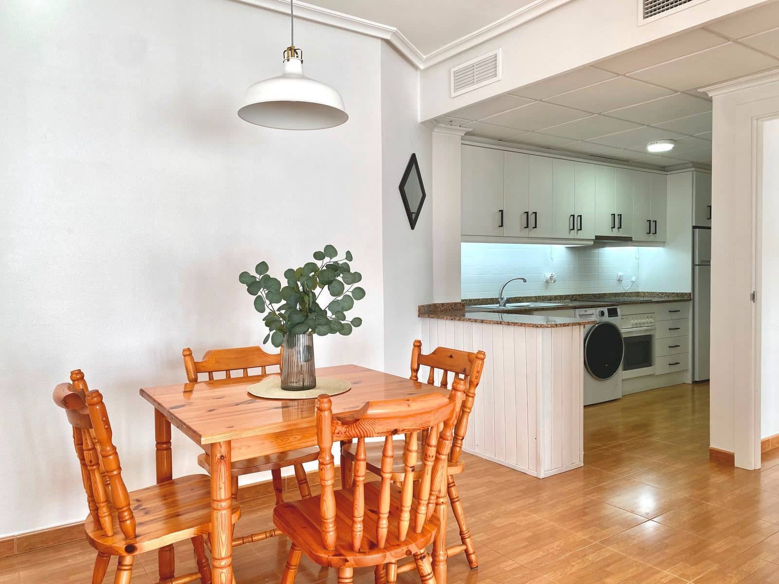 2 slaapkamer Appartement te huur in La Marina - € 750 (Ref: 9851637)