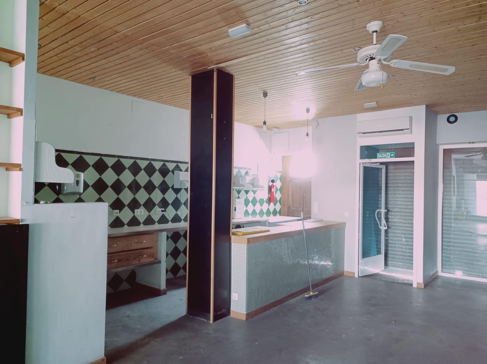 Commercial for sale in La Marina - € 180,000 (Ref: 9924196)