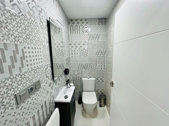 Chalet de 3 habitaciones en San Fulgencio en venta con piscina garaje - 455.000 € (Ref: 9974709)