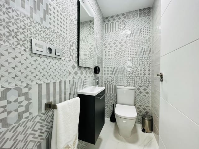 Chalet de 3 habitaciones en San Fulgencio en venta con piscina garaje - 455.000 € (Ref: 9974709)