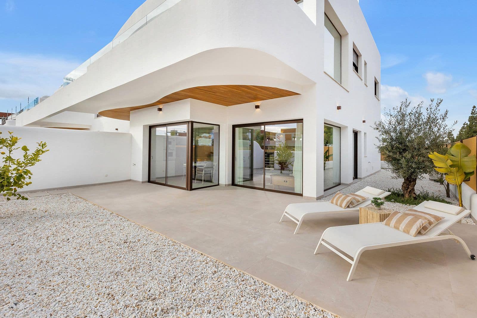 2 Zimmer Apartment zu verkaufen in Los Alcazares mit Pool Garage - 279.000 € (Ref: 9978397)