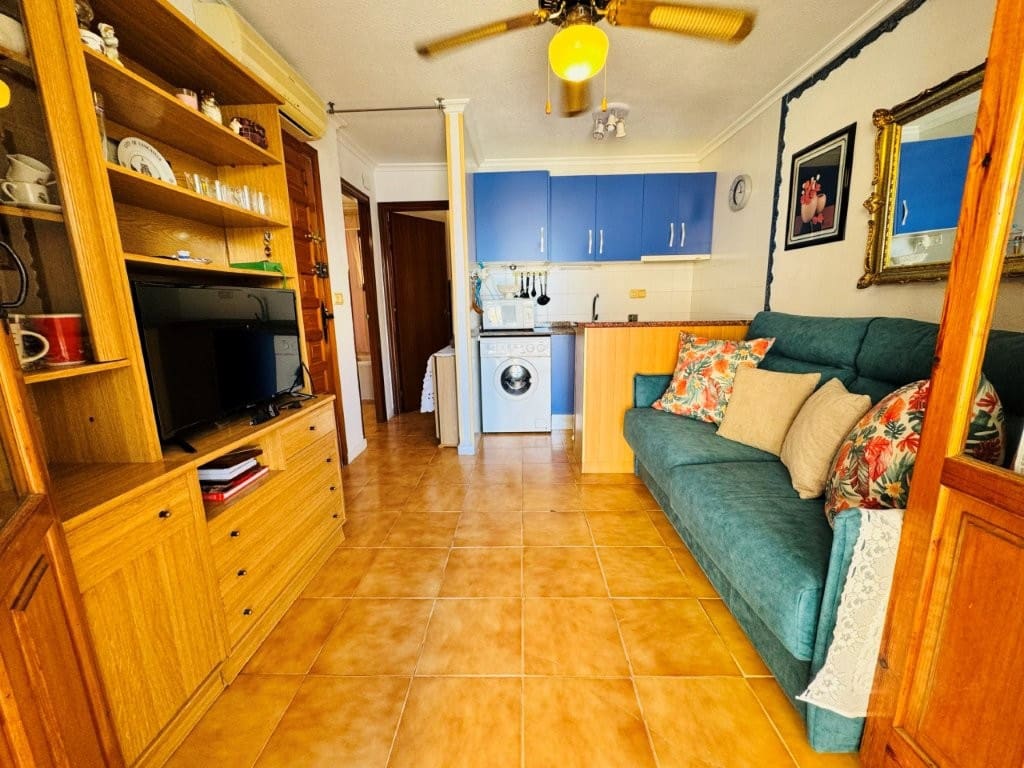 1 soverom Leilighet til salgs i La Mata med svømmebasseng - € 125 000 (Ref: 10004686)