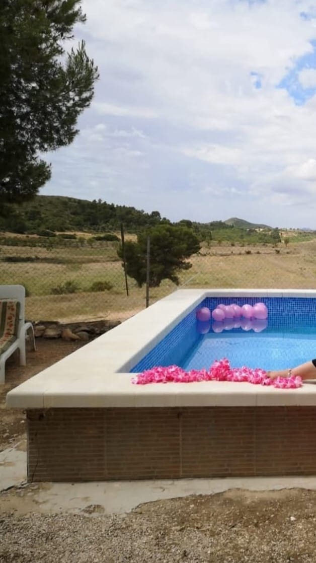 6 bedroom Finca/Country House for sale in Caudete - € 199,950 (Ref: 10012528)