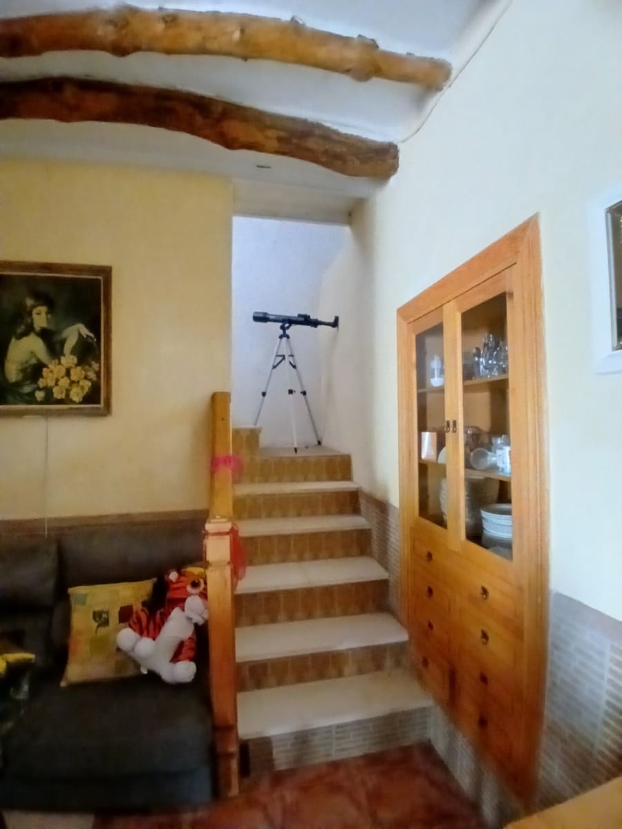 6 bedroom Finca/Country House for sale in Caudete - € 199,950 (Ref: 10012528)