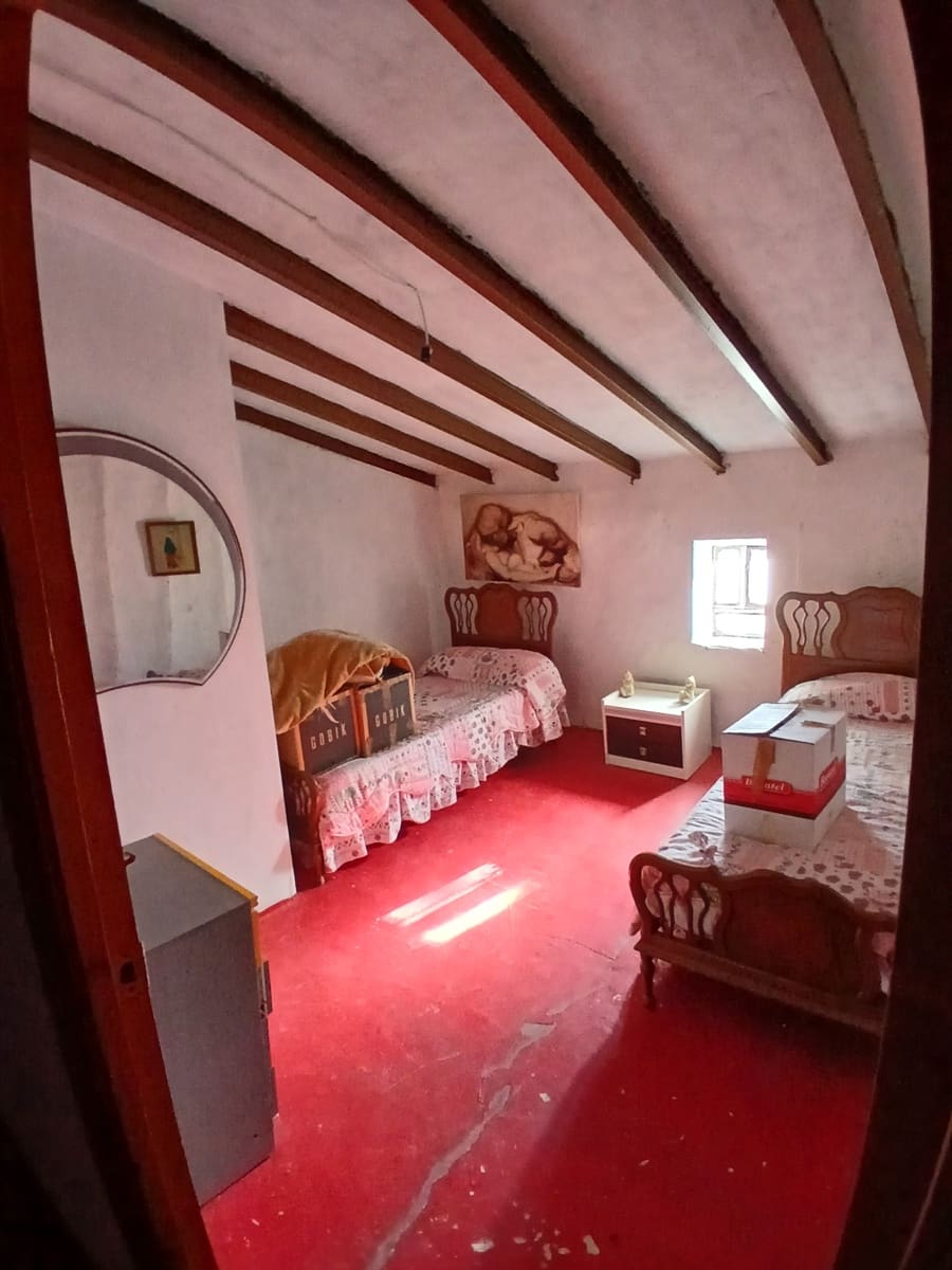 6 bedroom Finca/Country House for sale in Caudete - € 199,950 (Ref: 10012528)