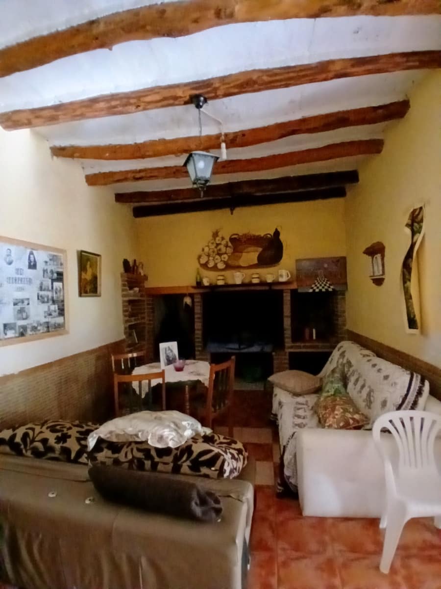 6 bedroom Finca/Country House for sale in Caudete - € 199,950 (Ref: 10012528)
