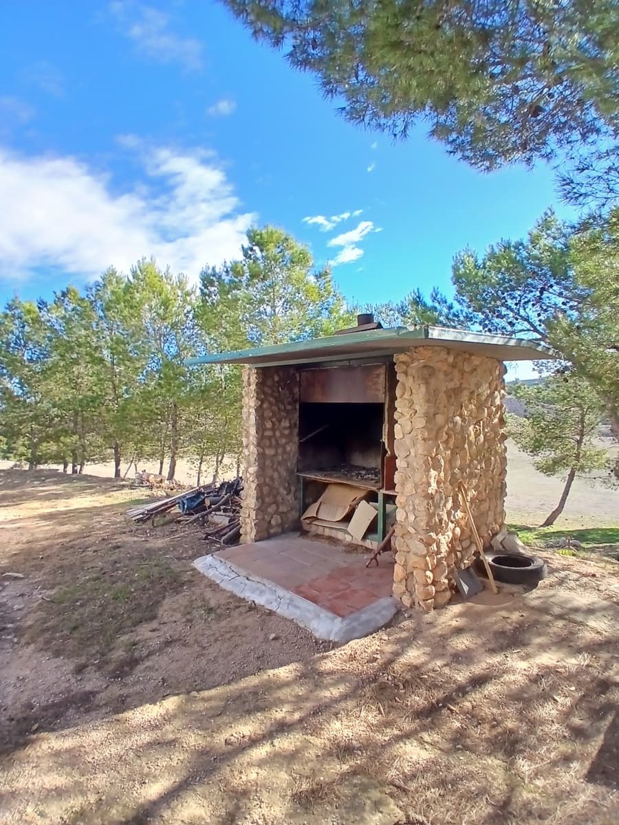 6 bedroom Finca/Country House for sale in Caudete - € 199,950 (Ref: 10012528)