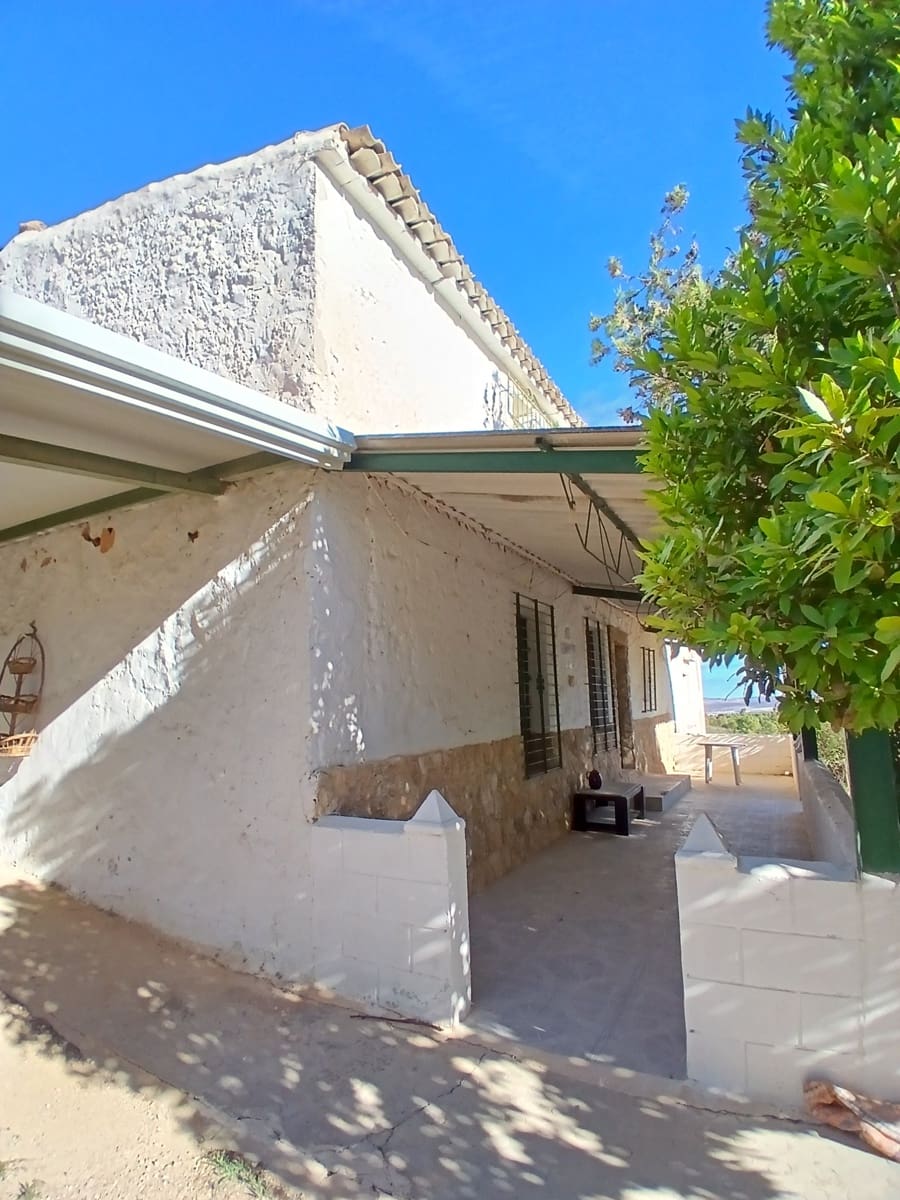 6 bedroom Finca/Country House for sale in Caudete - € 199,950 (Ref: 10012528)