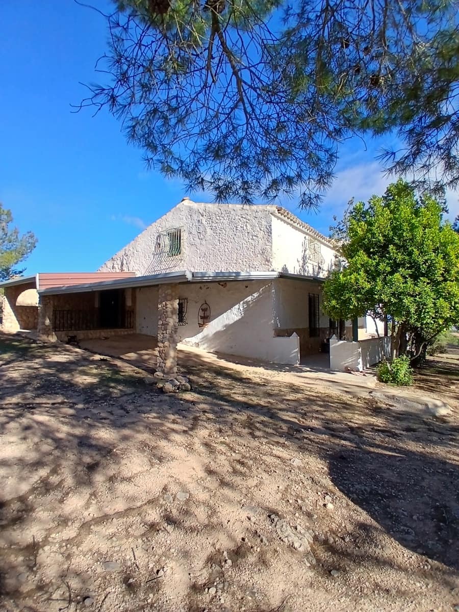 6 bedroom Finca/Country House for sale in Caudete - € 199,950 (Ref: 10012528)