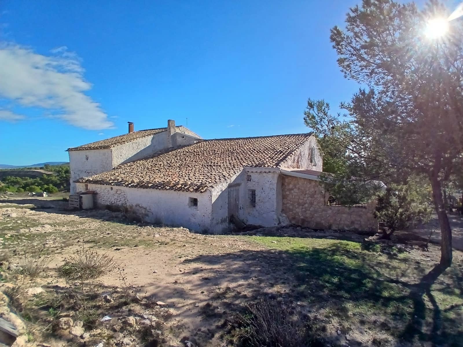 6 bedroom Finca/Country House for sale in Caudete - € 199,950 (Ref: 10012528)