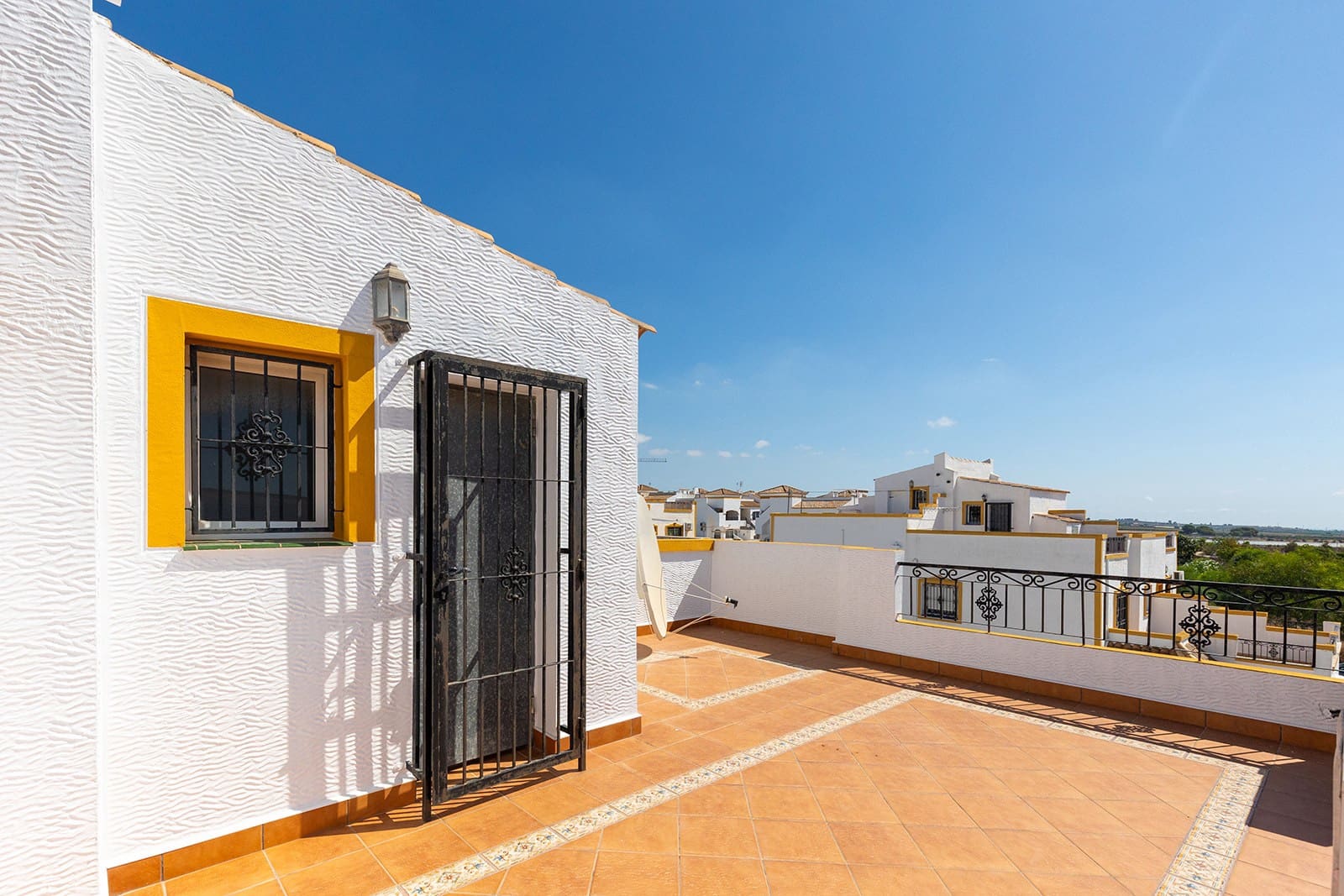 Chalet de 3 habitaciones en Vistabella en venta con piscina - 218.000 € (Ref: 10017119)
