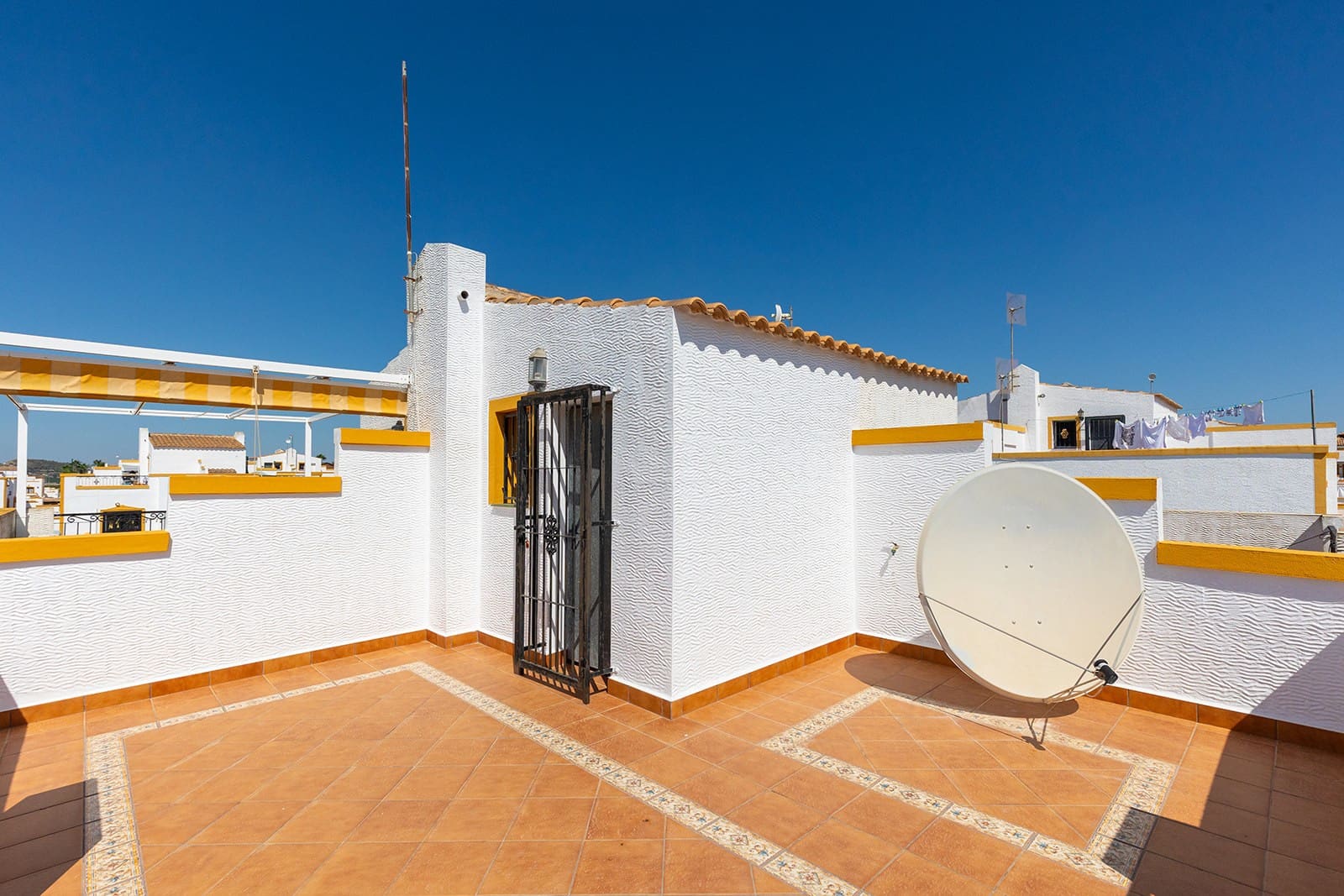 Chalet de 3 habitaciones en Vistabella en venta con piscina - 218.000 € (Ref: 10017119)