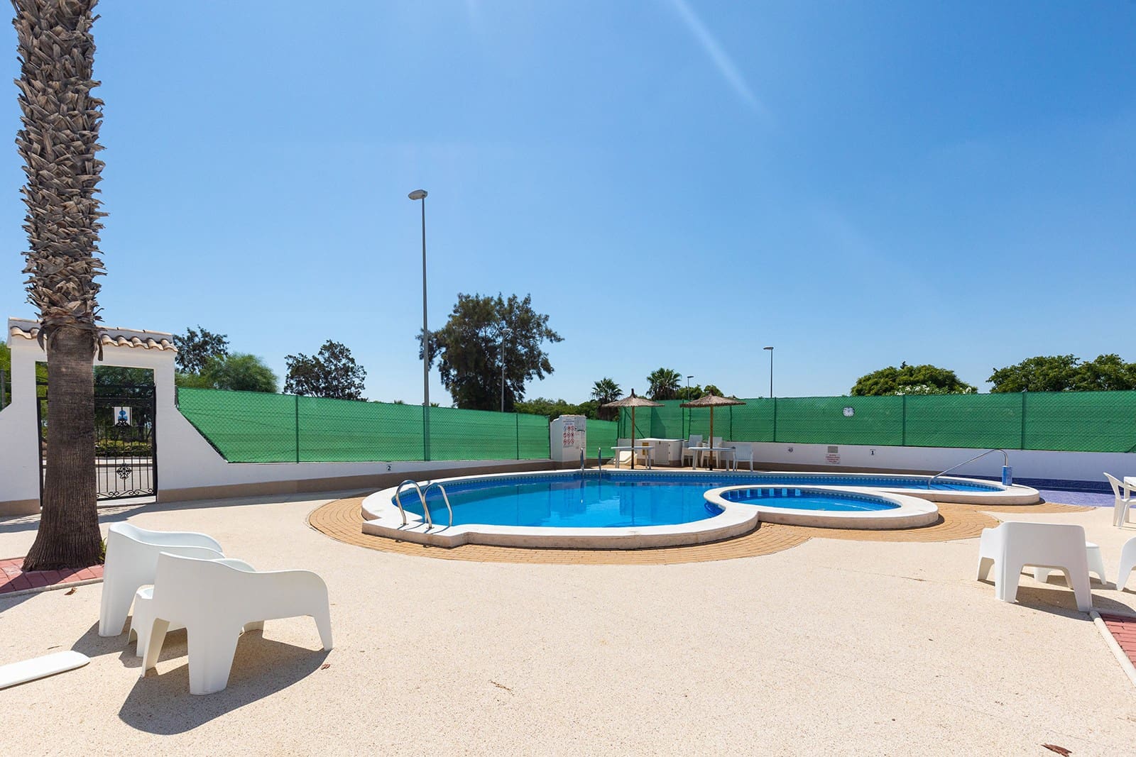 Chalet de 3 habitaciones en Vistabella en venta con piscina - 218.000 € (Ref: 10017119)