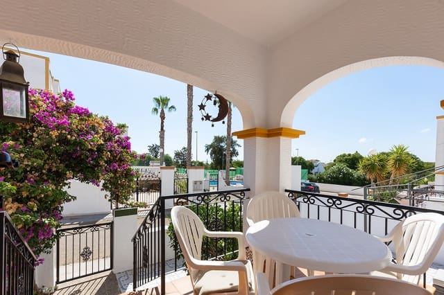 Chalet de 3 habitaciones en Vistabella, Orihuela en venta con piscina - 218.000 € (Ref: 10017119)