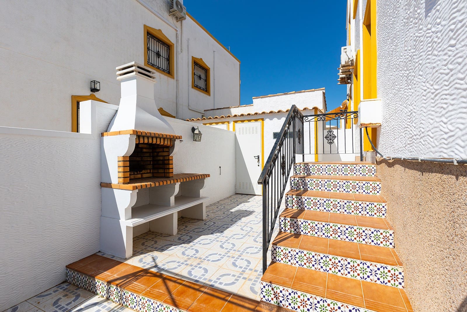 Chalet de 3 habitaciones en Vistabella en venta con piscina - 218.000 € (Ref: 10017119)
