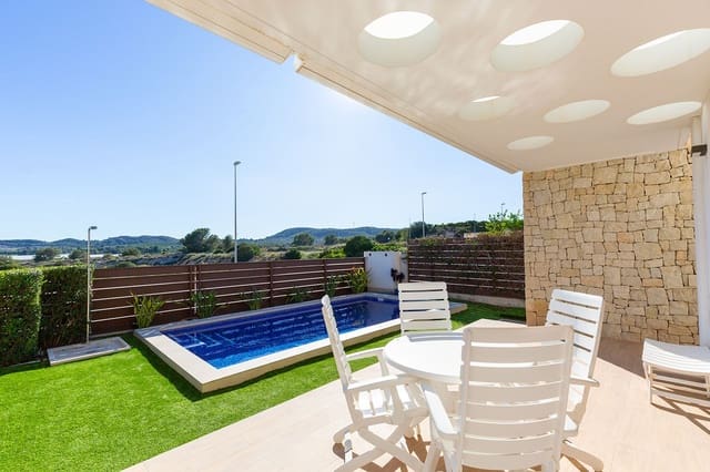3 soverom Villa til salgs i Vistabella, Orihuela med svømmebasseng garasje - € 475 000 (Ref: 10018159)