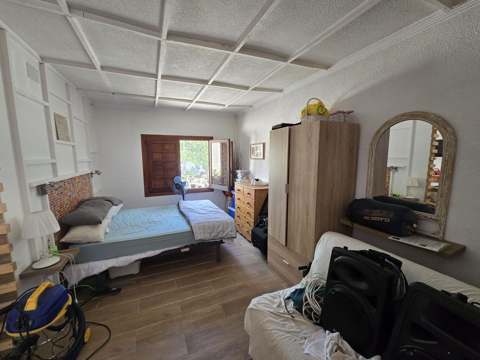 6 makuuhuone Huvila myytävänä paikassa Sax mukana uima-altaan - 275 000 € (Ref: 10023472)