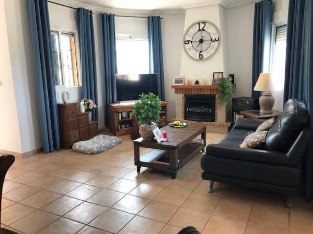 Huvila myytävänä paikassa Fortuna mukana uima-altaan - 259 950 € (Ref: 10071710)