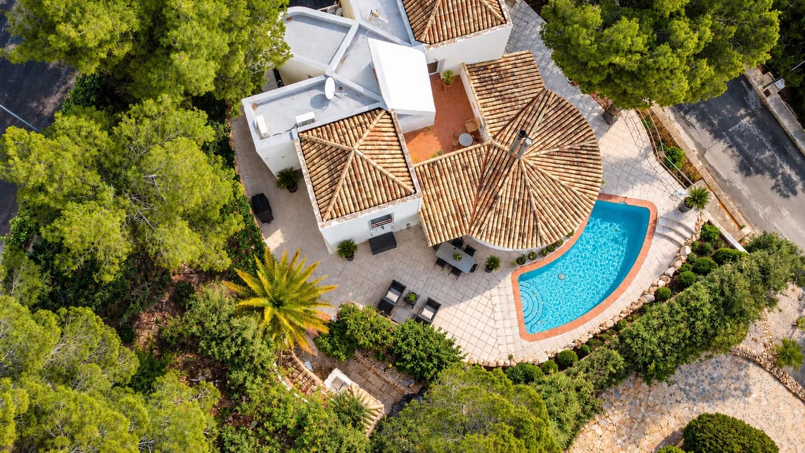 3 bedroom Villa for sale in Callosa d'En Sarria with pool - € 520,000 (Ref: 10071712)