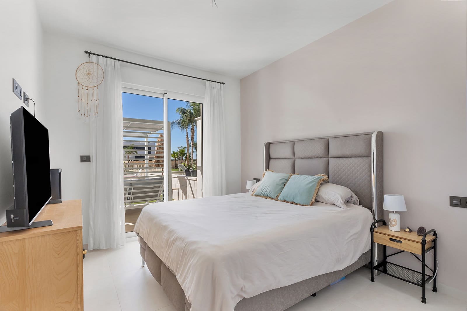 Apartamento de 2 habitaciones en Guardamar del Segura en venta con piscina garaje - 295.000 € (Ref: 10095618)