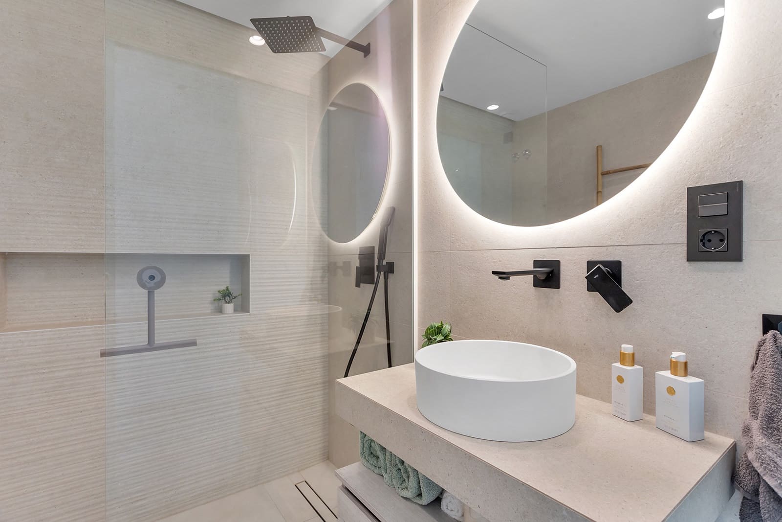 Apartamento de 2 habitaciones en Guardamar del Segura en venta con piscina garaje - 295.000 € (Ref: 10095618)