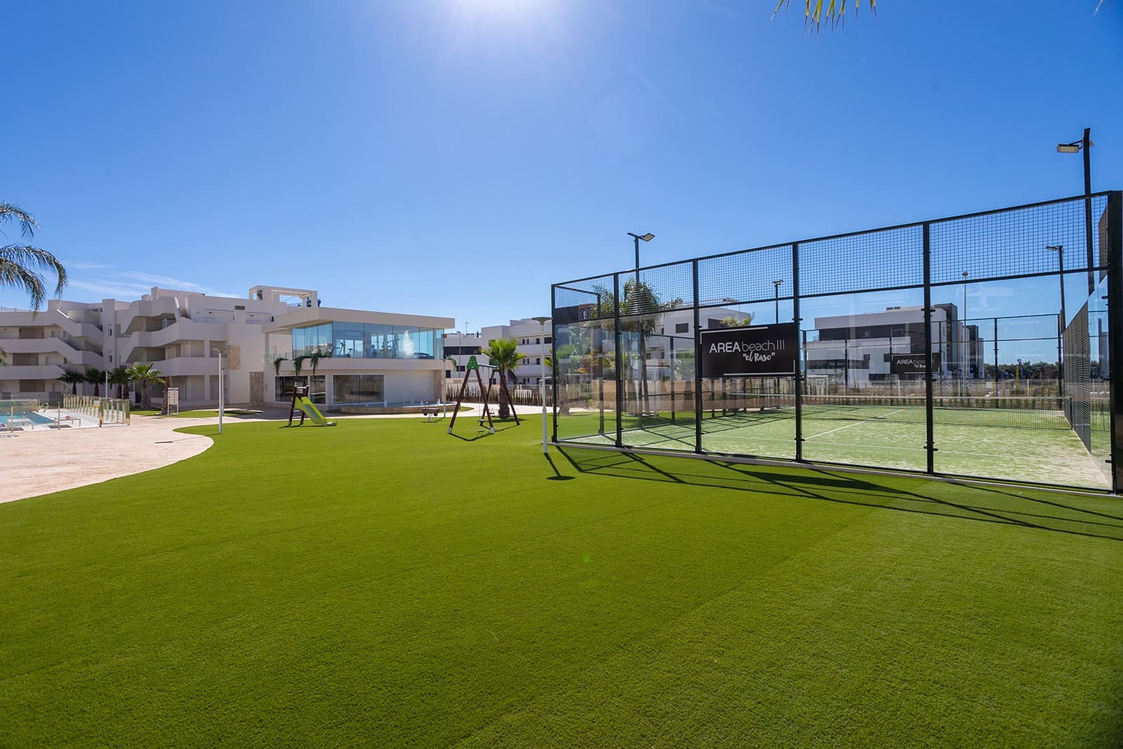Apartamento de 2 habitaciones en Guardamar del Segura en venta con piscina garaje - 295.000 € (Ref: 10095618)