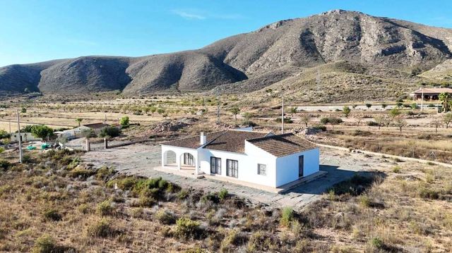 3 Zimmer Villa zu verkaufen in Hondón de los Frailes mit Garage - 325.000 € (Ref: 10108601)