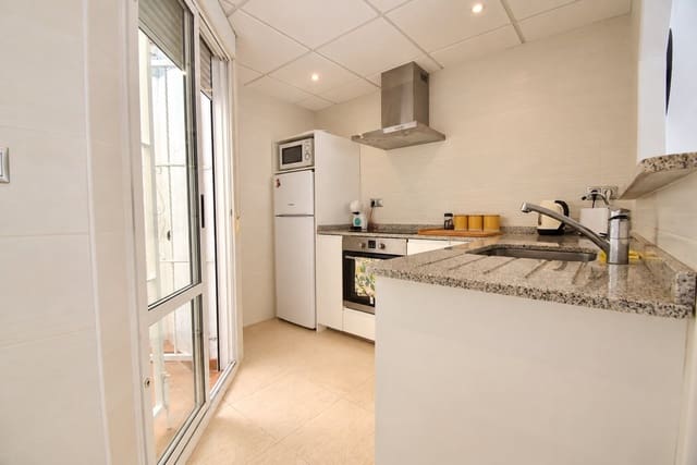 2 makuuhuone Huoneisto myytävänä paikassa Playa Flamenca, Orihuela mukana uima-altaan 
autotalli - 165 000 € (Ref: 10108608)