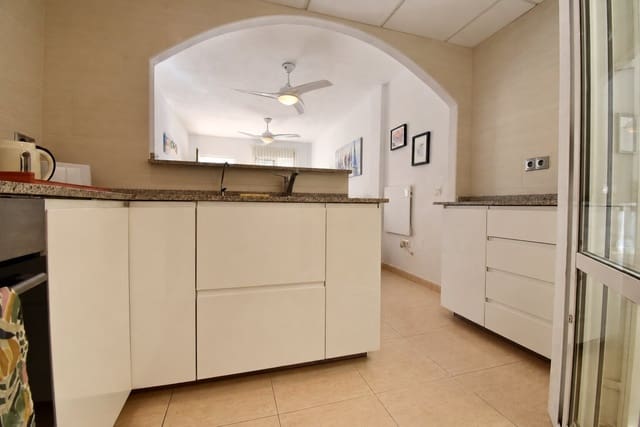 2 makuuhuone Huoneisto myytävänä paikassa Playa Flamenca, Orihuela mukana uima-altaan 
autotalli - 165 000 € (Ref: 10108608)