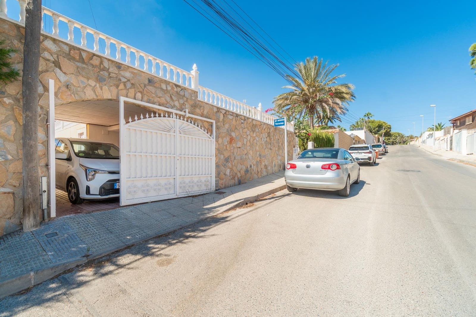 4 slaapkamer Villa te koop in Orihuela Costa met zwembad - € 369.000 (Ref: 10108611)