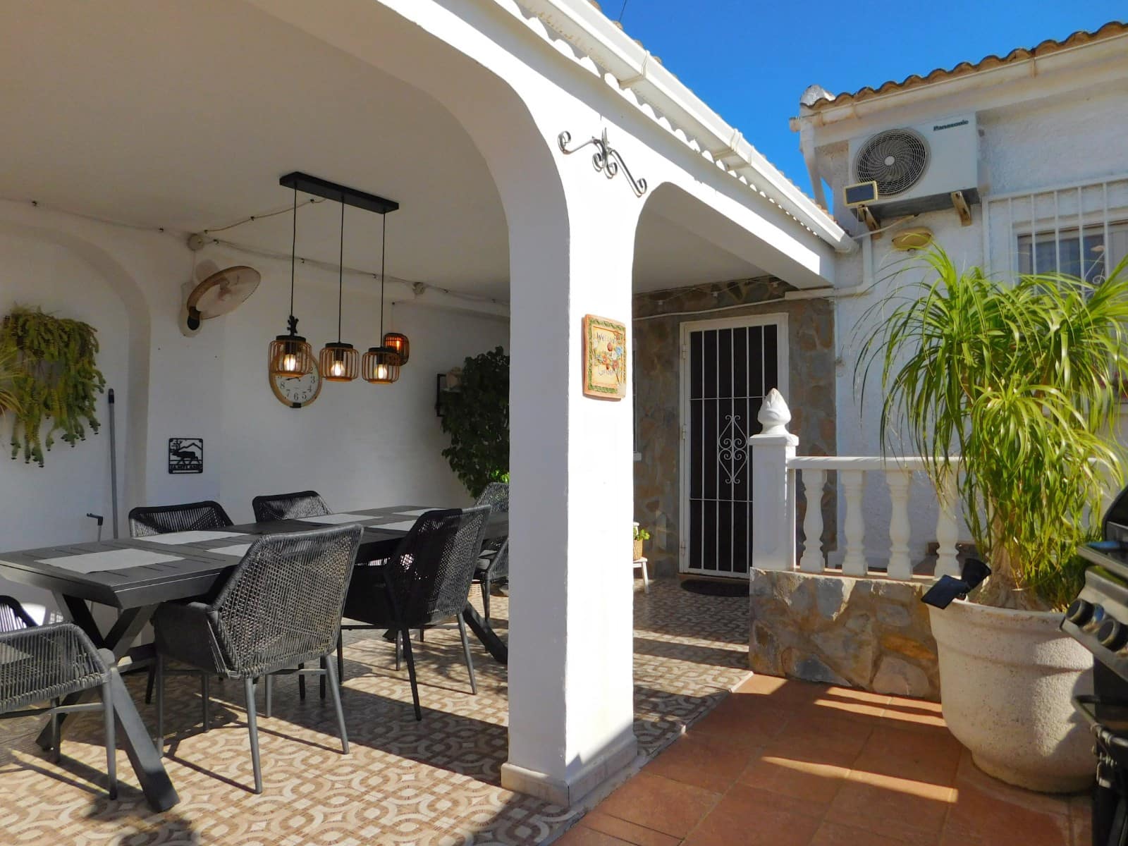 3 soveværelse Villa til salg i Torrevieja med swimmingpool - € 399.900 (Ref: 10108615)