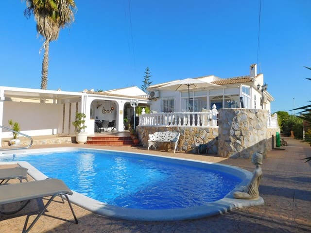 3 soveværelse Villa til salg i El Chaparral, Torrevieja med swimmingpool - € 399.900 (Ref: 10108615)
