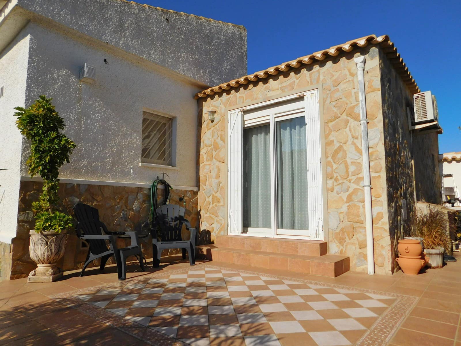 3 soveværelse Villa til salg i Torrevieja med swimmingpool - € 399.900 (Ref: 10108615)