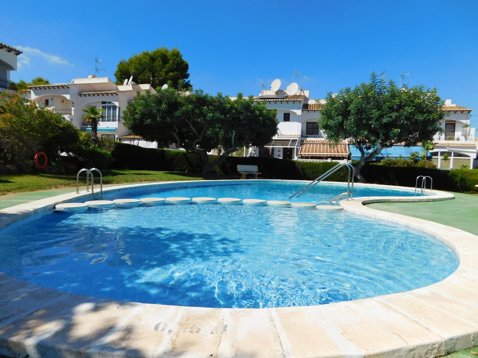 2 bedroom Townhouse for sale in Torrevieja with pool - € 198,000 (Ref: 10111195)