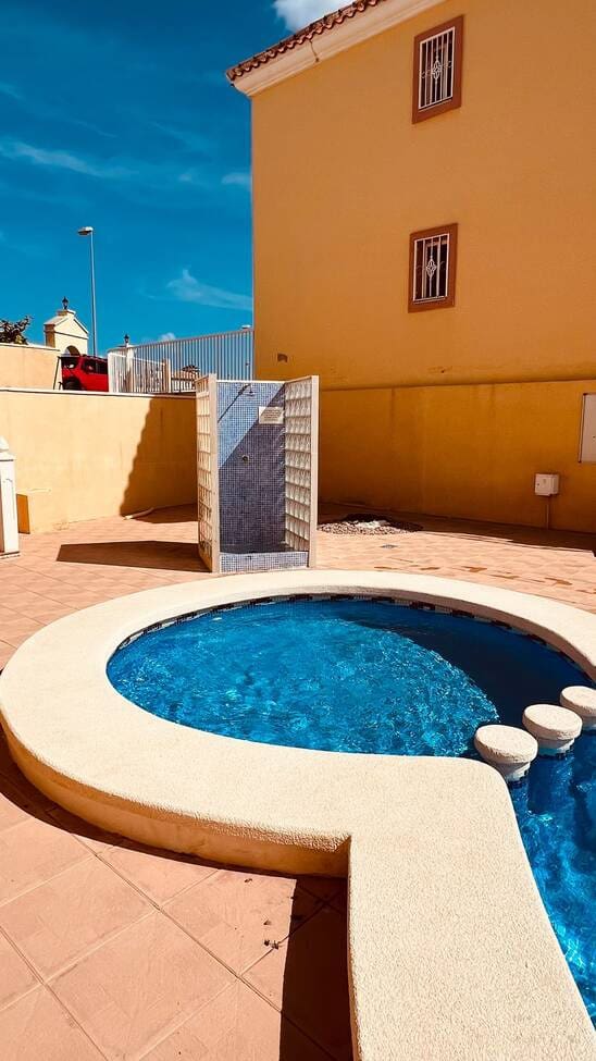 3 quarto Apartamento para venda em Villamartin com piscina - 169 950 € (Ref: 10154369)