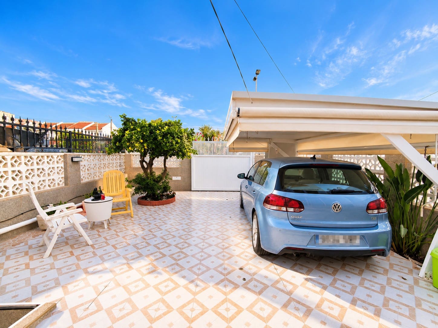 5 soverom Hus til salgs i Torrevieja med svømmebasseng garasje - € 350 000 (Ref: 10156964)
