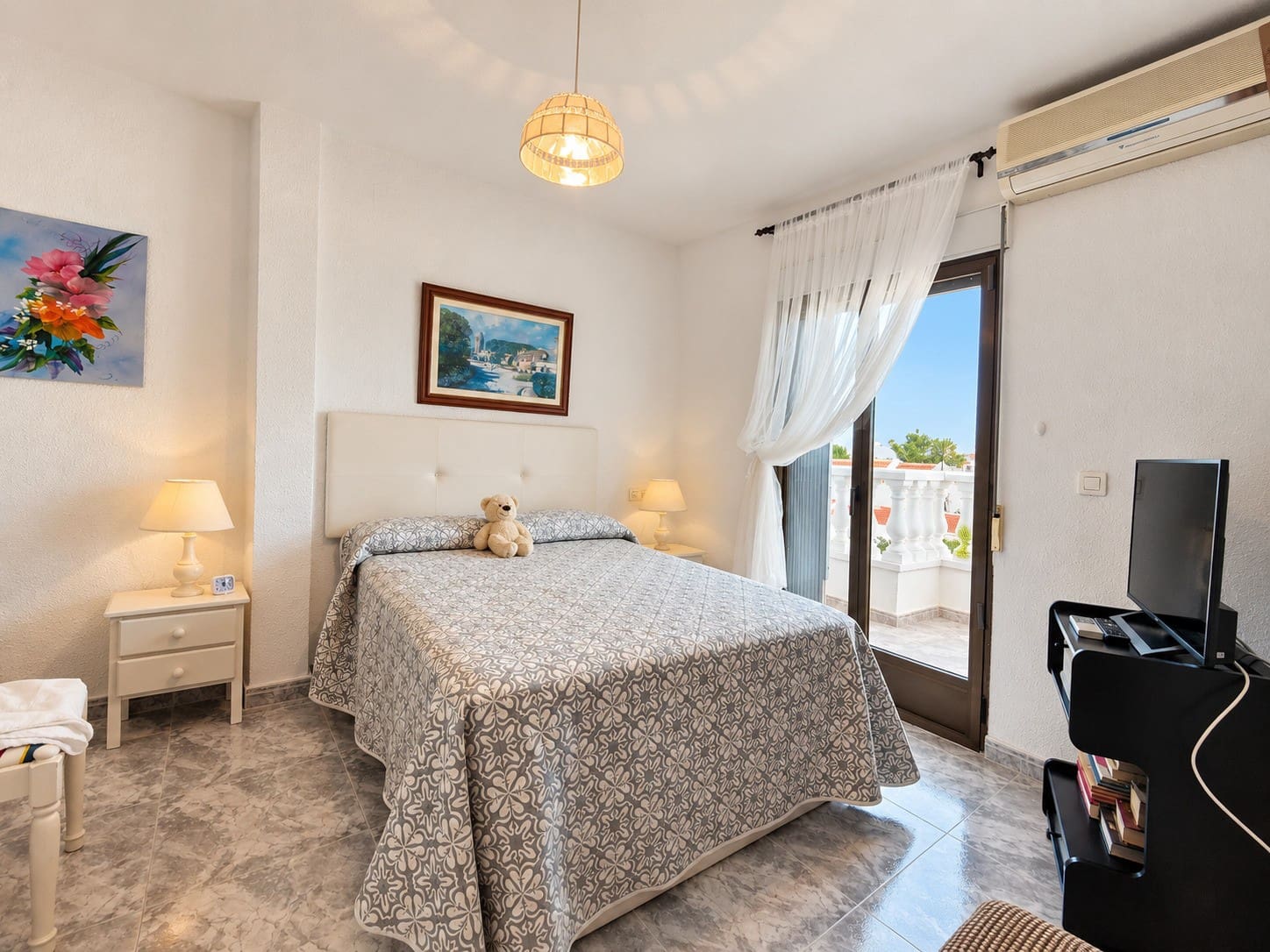 5 soverom Hus til salgs i Torrevieja med svømmebasseng garasje - € 350 000 (Ref: 10156964)
