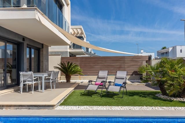 3 soverom Villa til salgs i Vistabella, Orihuela med svømmebasseng garasje - € 395 000 (Ref: 10156969)