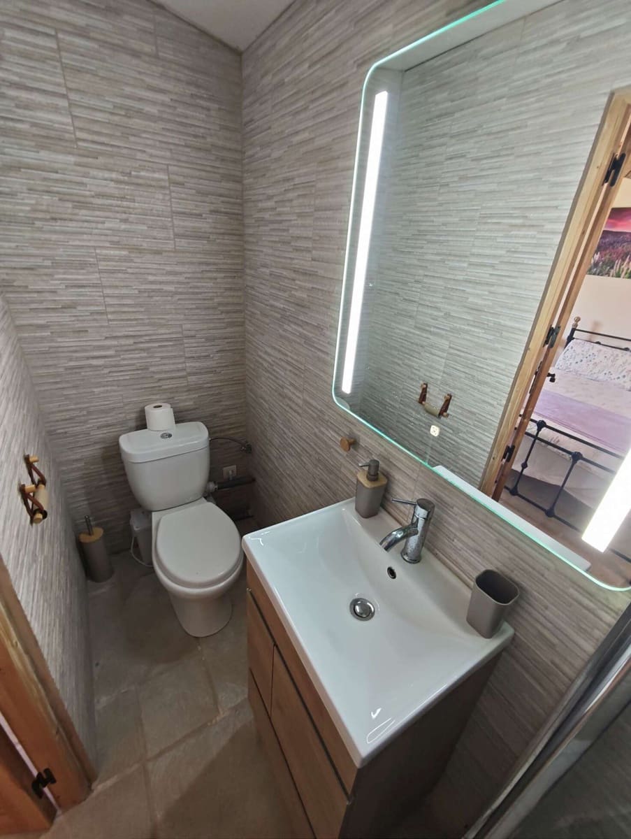 4 soveværelse Finca/Landehus til salg i Caudete med swimmingpool garage - € 375.000 (Ref: 10163930)