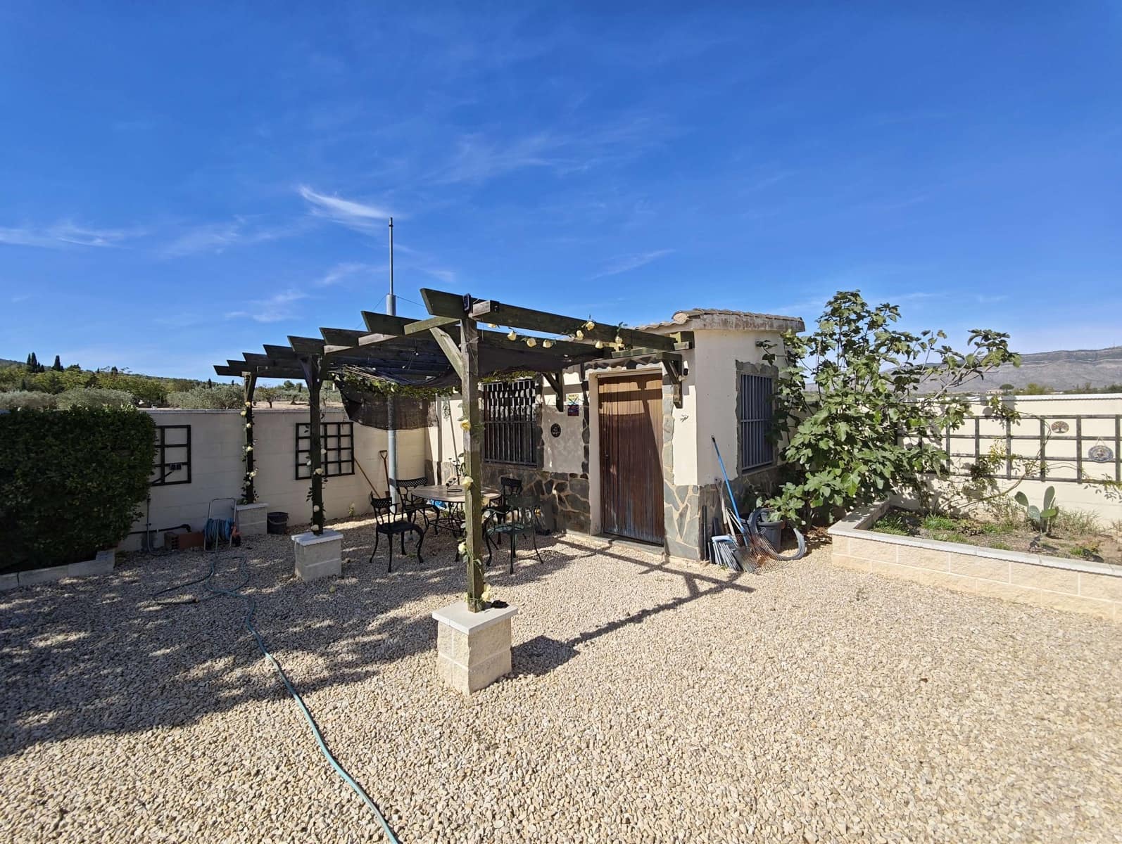 4 soveværelse Finca/Landehus til salg i Caudete med swimmingpool garage - € 375.000 (Ref: 10163930)