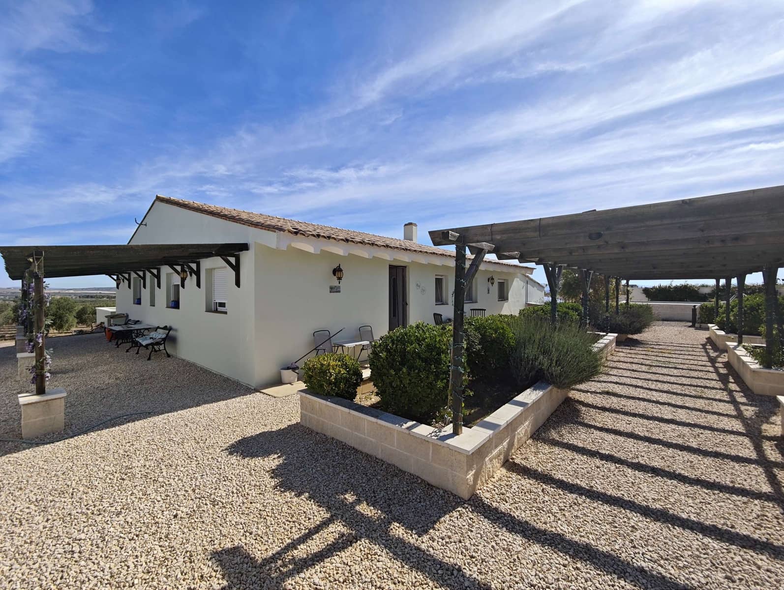 4 soveværelse Finca/Landehus til salg i Caudete med swimmingpool garage - € 375.000 (Ref: 10163930)