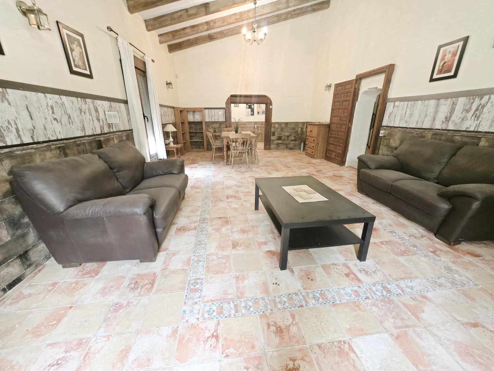 5 slaapkamer Finca/Landhuis te koop in La Romana met zwembad garage - € 339.995 (Ref: 10170341)