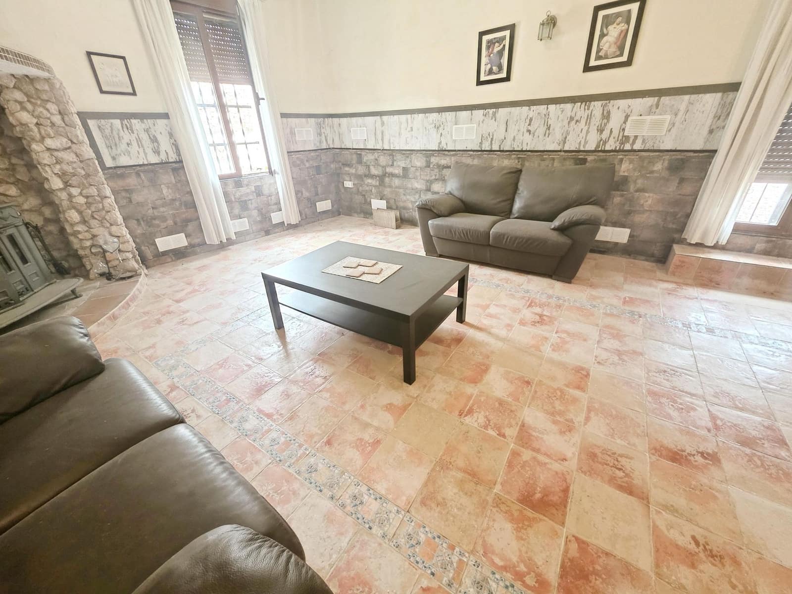 5 slaapkamer Finca/Landhuis te koop in La Romana met zwembad garage - € 339.995 (Ref: 10170341)