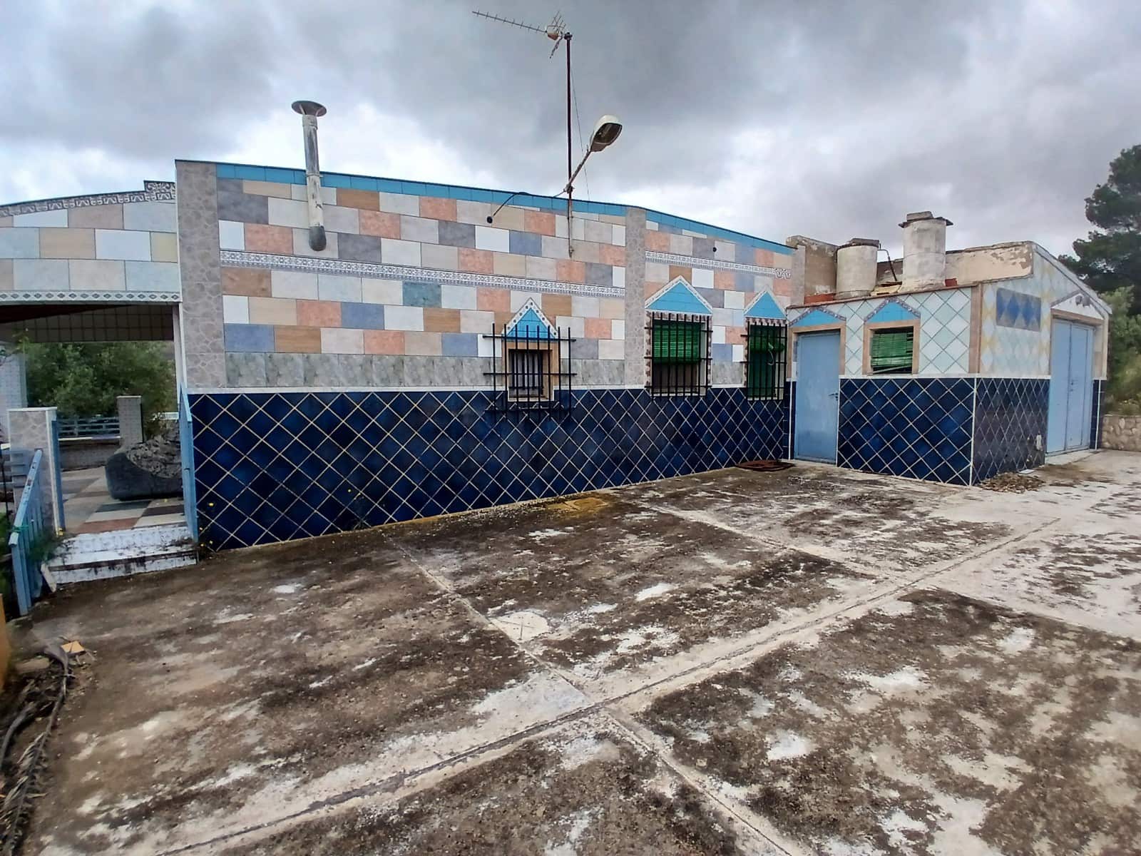 5 chambre Finca/Maison de Campagne à vendre à Yecla avec piscine garage - 70 000 € (Ref: 9275027)